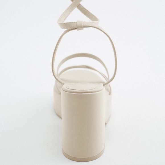 SHOES - Picture 6 of 11